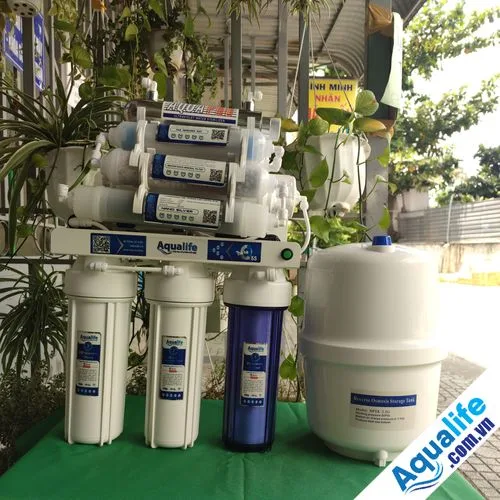 M&aacute;y lọc nước Aqualife 10 cấp kh&ocirc;ng tủ k&egrave;m đ&egrave;n UV diệt khuẩn