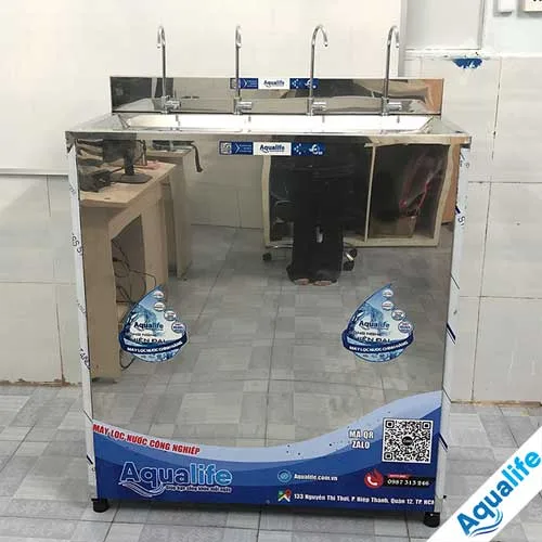 TRANG CHỦ 21 Máy lọc nước 4 vòi công suất 100 l/h tủ inox