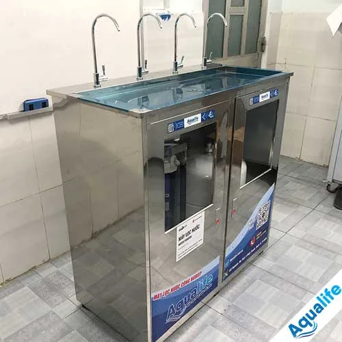 Máy lọc nước bán công nghiệp 80 lít/h vỏ tủ inox 4 vòi