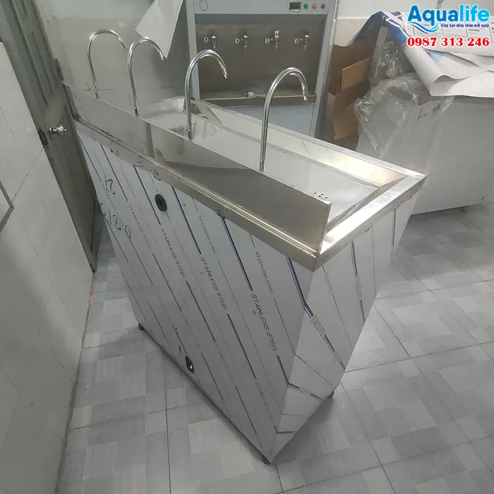 Mặt sau máy lọc nước RO 4 vòi tủ inox SS304 công suất 65 lít/h