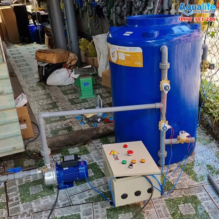 Thùng nhựa 500L tự động lọc nước tổng đầu nguồn 8 Thùng nhựa 500L tự động lọc nước tổng đầu nguồn