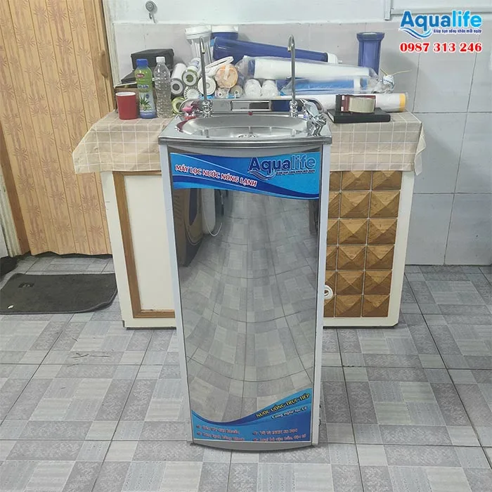 Máy lọc nước nóng lạnh tủ inox 2 vòi cong 1 vòi uống miệng