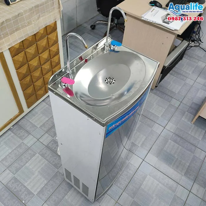 Máy lọc nước RO nóng lạnh 2 vòi tủ inox