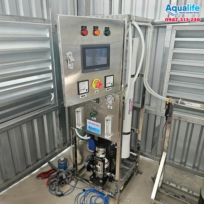 Hệ thống lọc nước RO 250 L/h tủ điện PLC 11 Hệ thống lọc nước RO 250 L/h tủ điện PLC