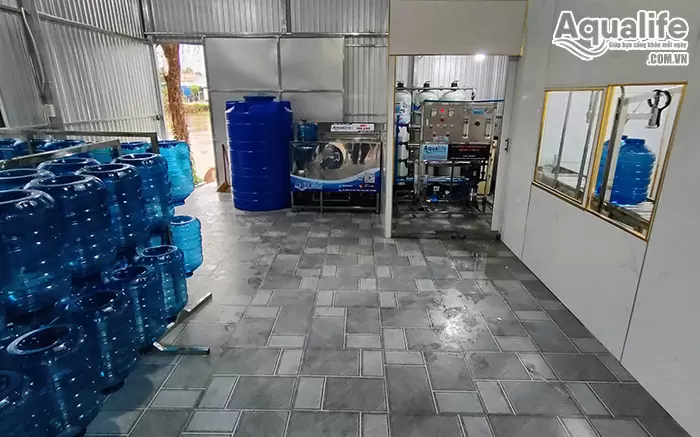 Bình nhựa pet 20 lít cho dây chuyền sản xuất nước đóng bình 3 Ứng dụng bình nhựa PET 20 lít trong hệ thống sản xuất nước tinh khiết