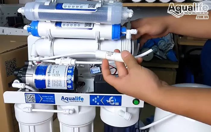 Máy lọc nước lắp sai kỹ thuật khiến nước vẫn còn cặn bẩn