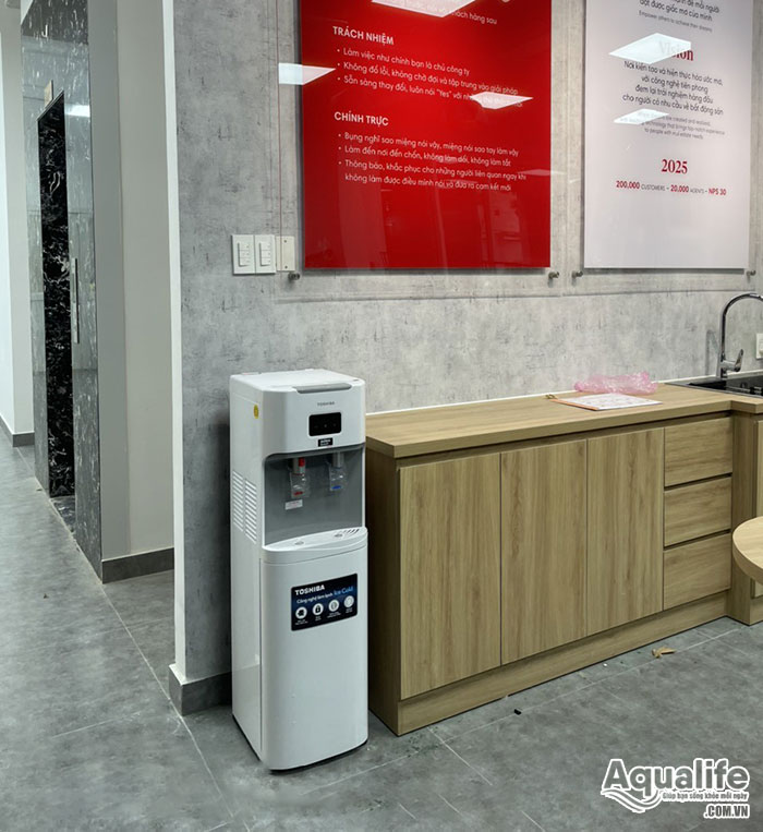Lợi ích lắp máy lọc nước nóng lạnh cho văn phòng