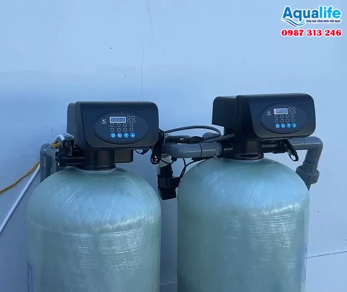 Hệ thống 2 cột composite 1252 tự động lọc làm mềm nước 11 Hệ thống lọc nước cứng composite 1252 đạt tiêu chuẩn nước sinh hoạt