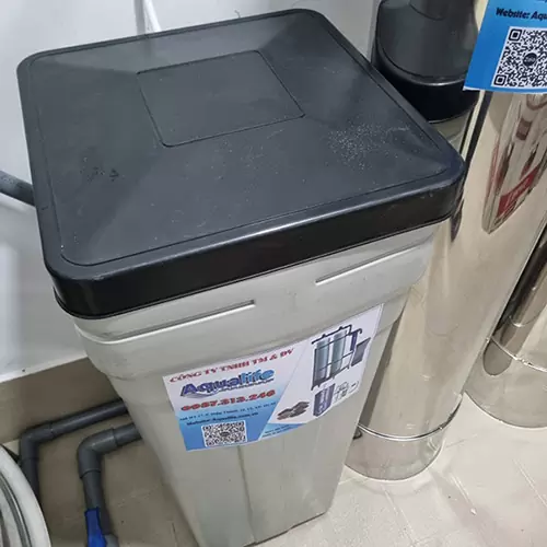 Hệ thống lọc nước nhiễm vôi 2 cột inox 1054 tự động 3 Hệ thống lọc nước nhiễm vôi 2 cột inox 1054 tự động - Ảnh 3