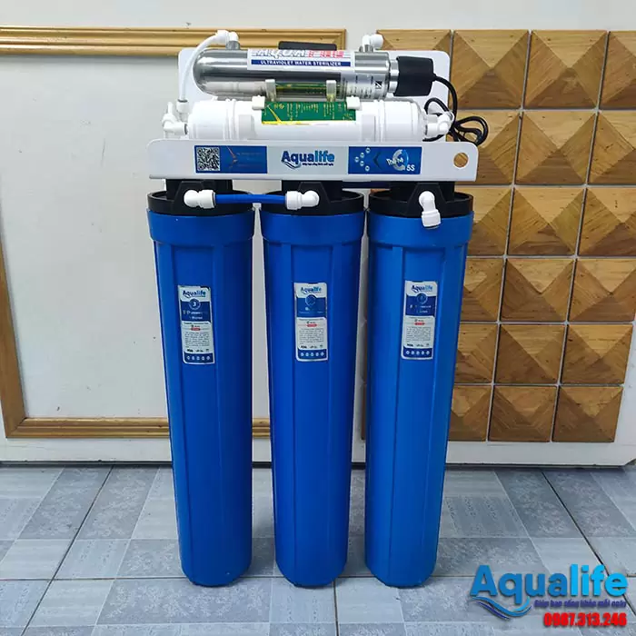 Bộ lọc nước đầu nguồn 3 cốc 20 inch có màng UF và đèn UV