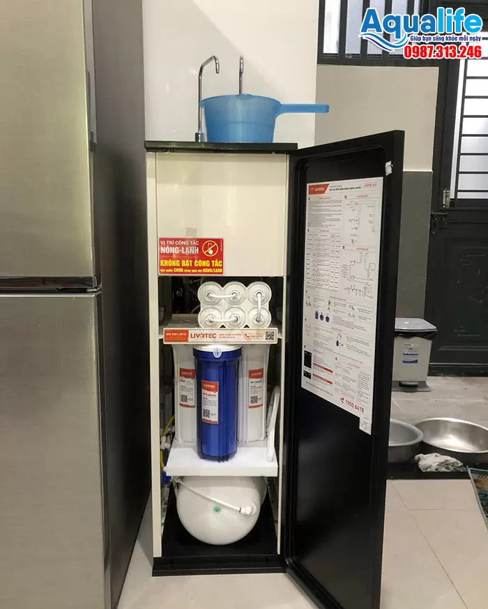 Máy lọc nước nóng nguội KAROFI Livotec 615 9 Máy lọc nước nóng nguội KAROFI Livotec 615 2 vòi tiện lợi