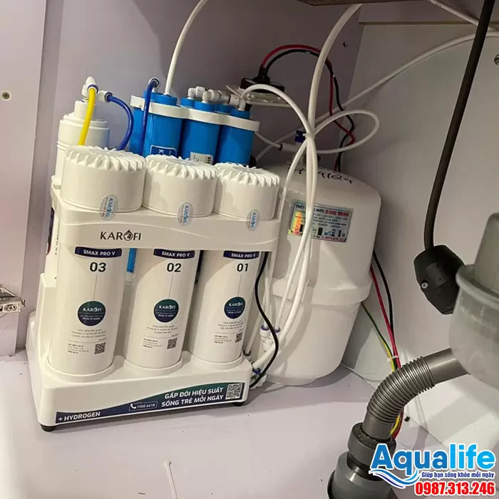 Hình ảnh máy lọc nước Karofi KAQ-U03 Pro lắp gầm tủ bếp