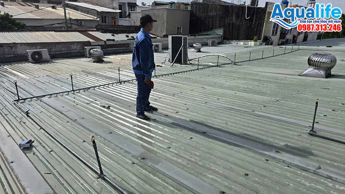 Lắp hệ thống phun nước làm mát mái tôn cho nhà xưởng