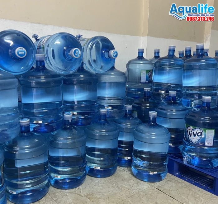 So sánh nước đóng bình 20L và máy lọc nước gia đình