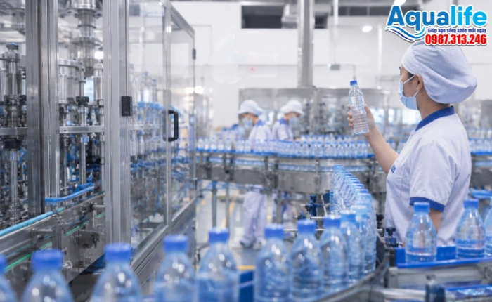 Sản xuất nước đóng chai theo yêu cầu doanh nghiệp