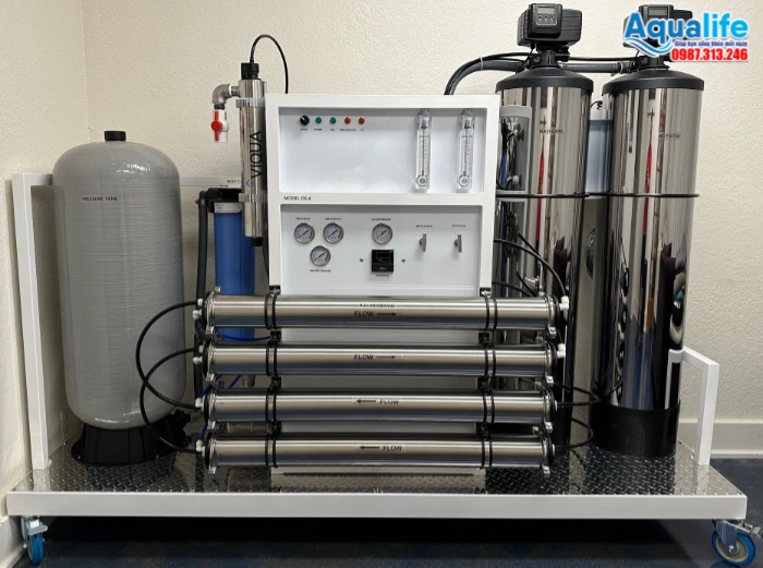 Dàn lọc RO công nghiệp khung skid inox tích hợp cột lọc thô và đèn UV
