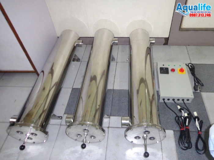 Cách khử clo dư nước thủy cục trước khi vào màng RO 5 Cụm đèn UV bước sóng ngắn khử clo dư bảo vệ màng RO công nghiệp