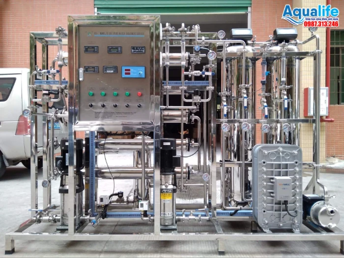 Hệ Thống Lọc Nước RO Công Nghiệp Cho Nhà Máy Dược Phẩm Chuẩn Dược Điển & GMP 1 Dàn máy lọc nước RO công nghiệp sản xuất nước tinh khiết chuẩn Dược điển V và GMP