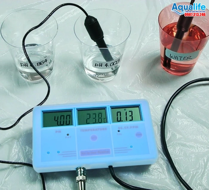 Thiết bị đo độ pH và nhiệt độ mẫu nước giếng khoan làm nước đóng bình chuẩn BYT