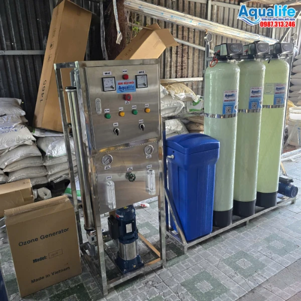 Máy lọc nước RO công nghiệp 250 l/h tự động chuẩn BYT 12 Toàn cảnh hệ thống máy lọc nước RO công nghiệp 250 l/h tự động chuẩn BYT Aqualife