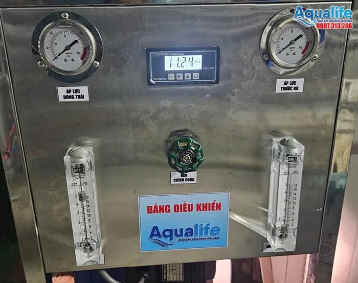 Cụm đồng hồ đo áp suất màng RO và lưu lượng kế cơ học đo dòng tinh khiết dòng xả thải trên hệ thống lọc nước