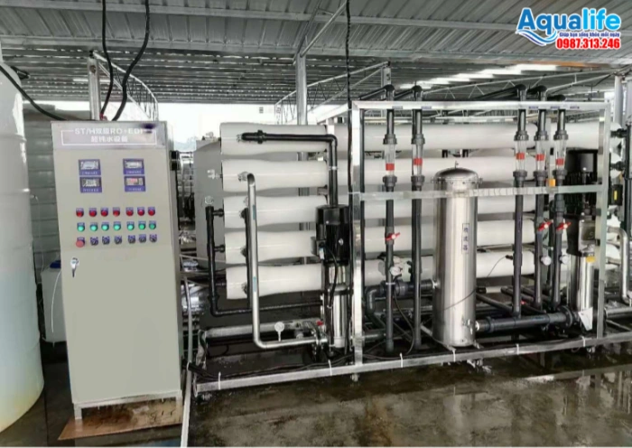 Tích Hợp Công Nghệ EDI Vào Hệ Thống Nước Tinh Khiết 4 Hệ thống lọc nước siêu tinh khiết RO EDI thiết kế dạng khung trượt skid nhỏ gọn