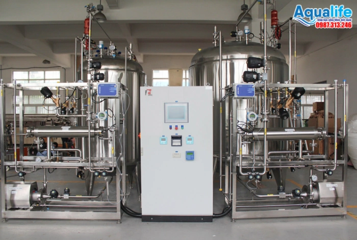 Quy trình khử trùng bằng nước nóng tuần hoàn (HWS 80 – 85°C) phá vỡ màng vi sinh mà không để lại dư lượng hóa chất